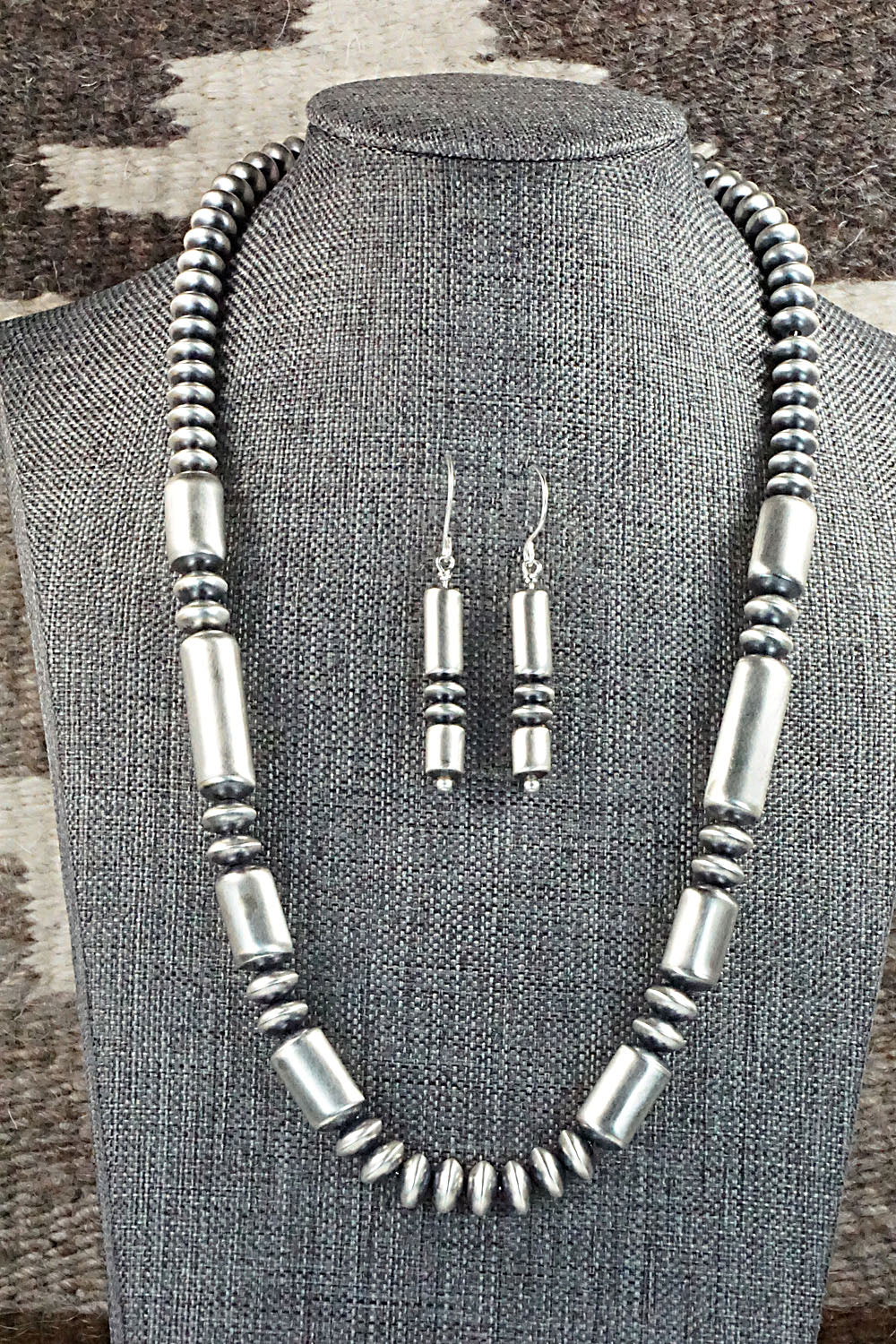 Navajo Pearl Sterling Silver Necklace Set - Jan Mariano