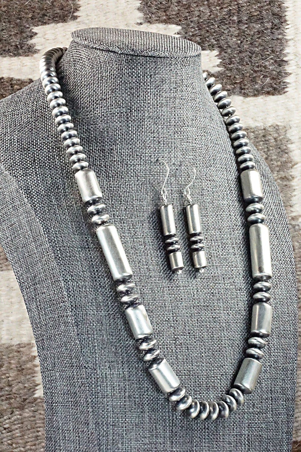 Navajo Pearl Sterling Silver Necklace Set - Jan Mariano