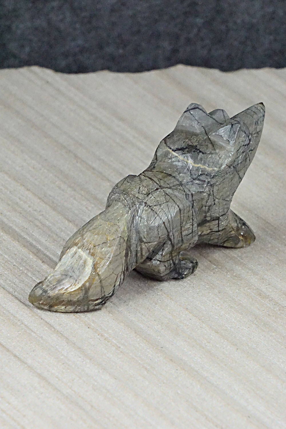 Wolf Zuni Fetish Carving - Tony Mackel