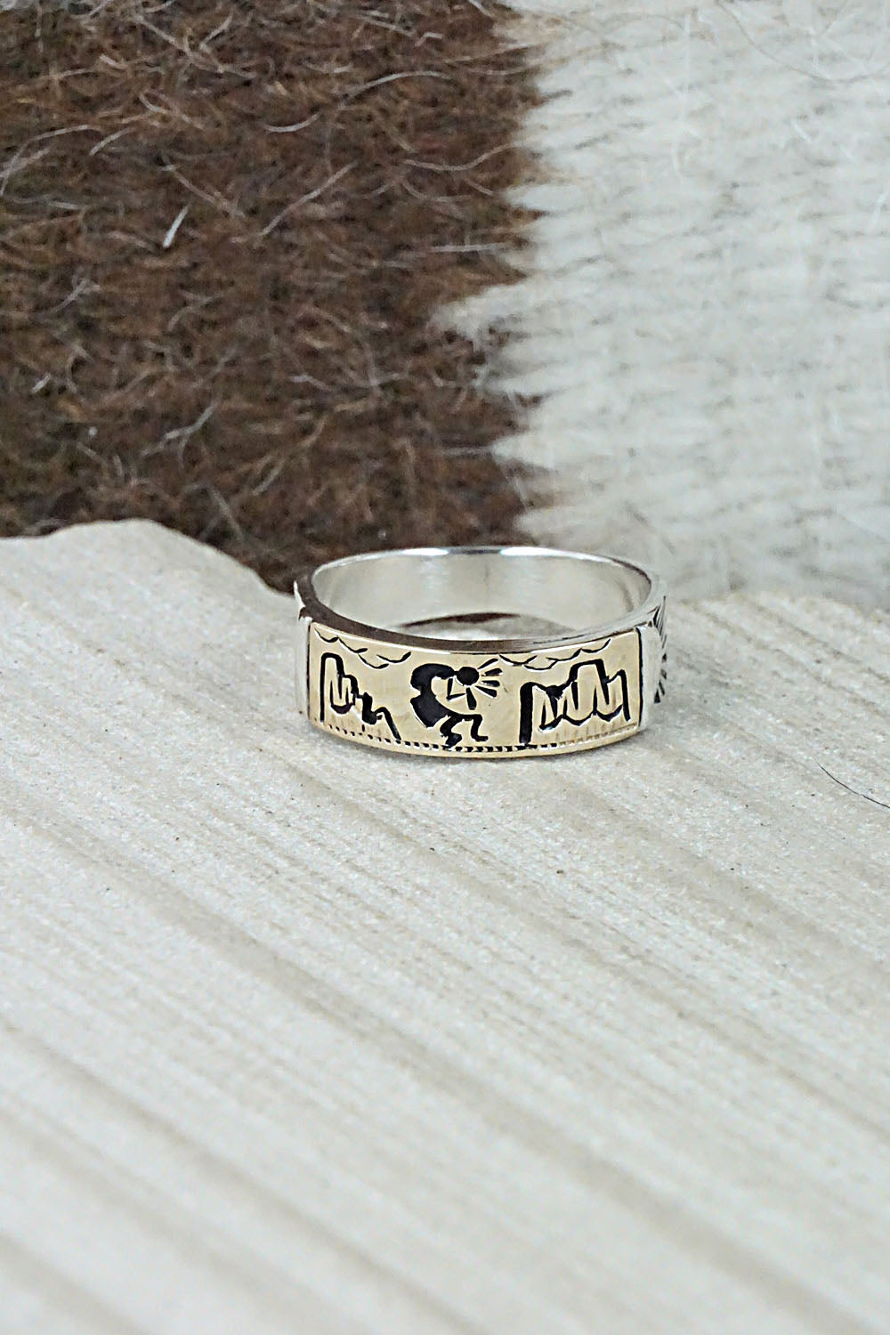 Sterling Silver Ring - Navajo - Size 7.75
