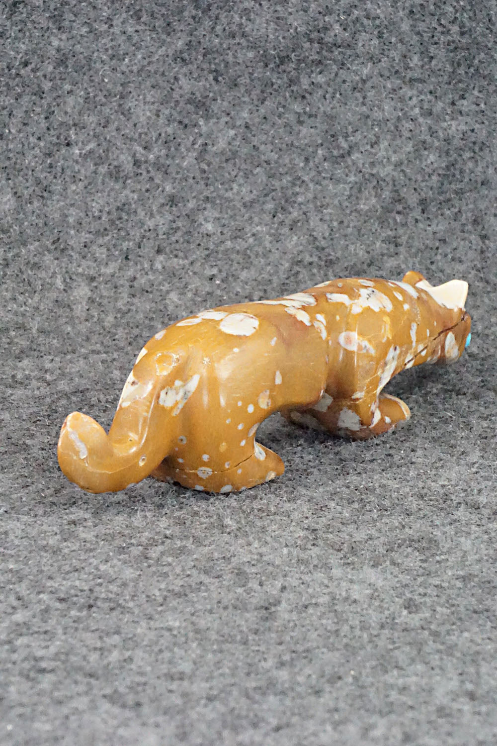 Mountain Lion Zuni Fetish Carving - Ronnie Lunasee