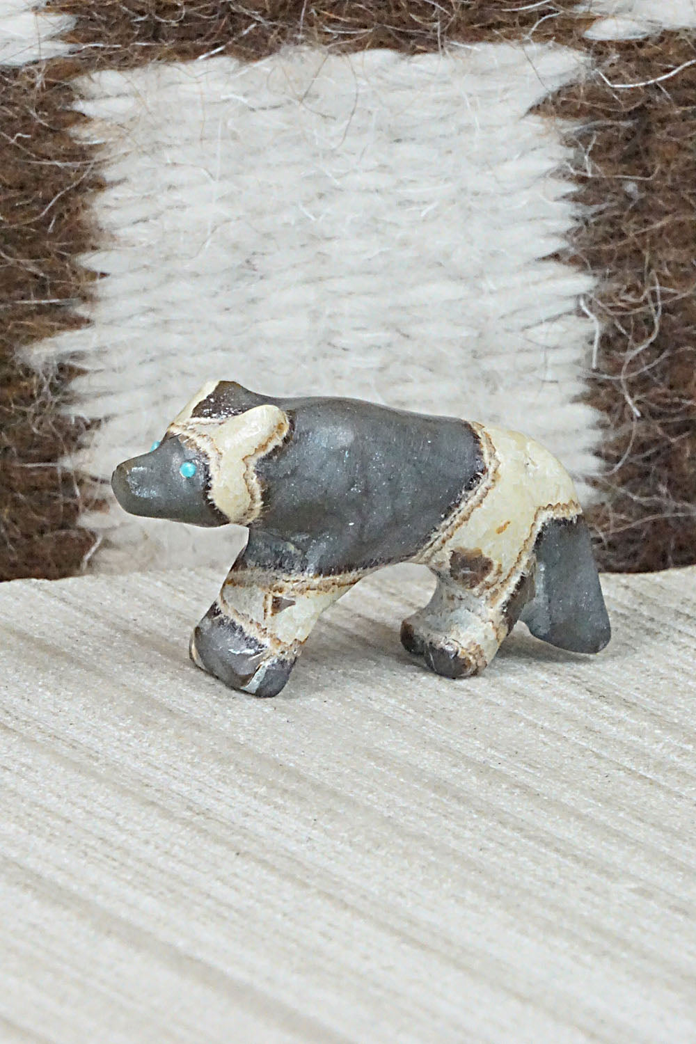 Wolf Zuni Fetish Carving - Cody Nastacio