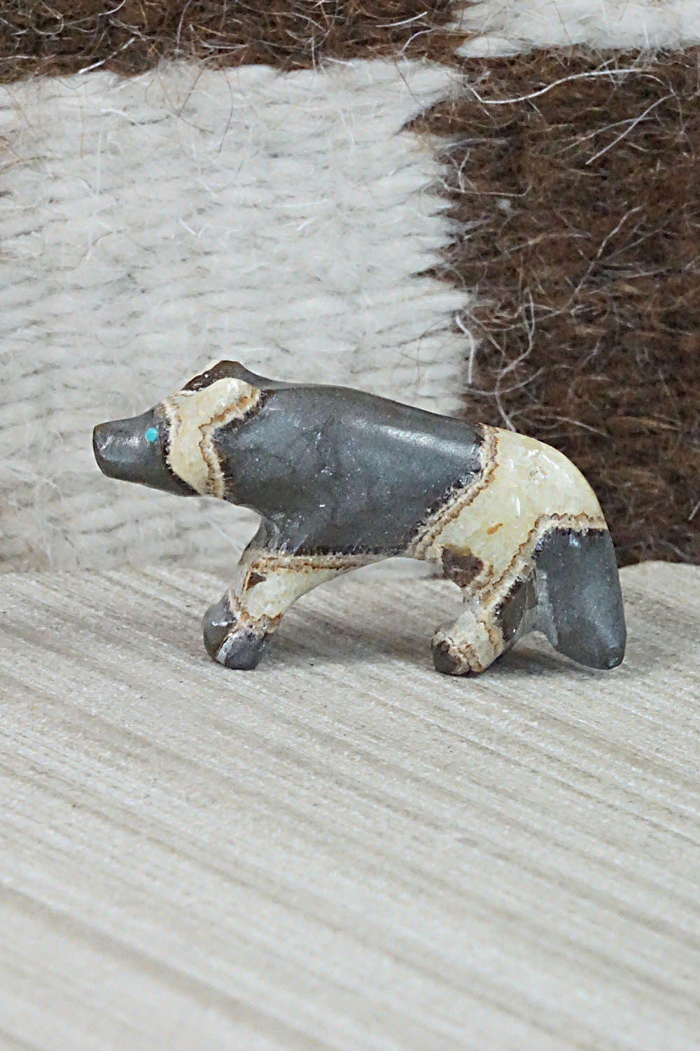 Wolf Zuni Fetish Carving - Cody Nastacio