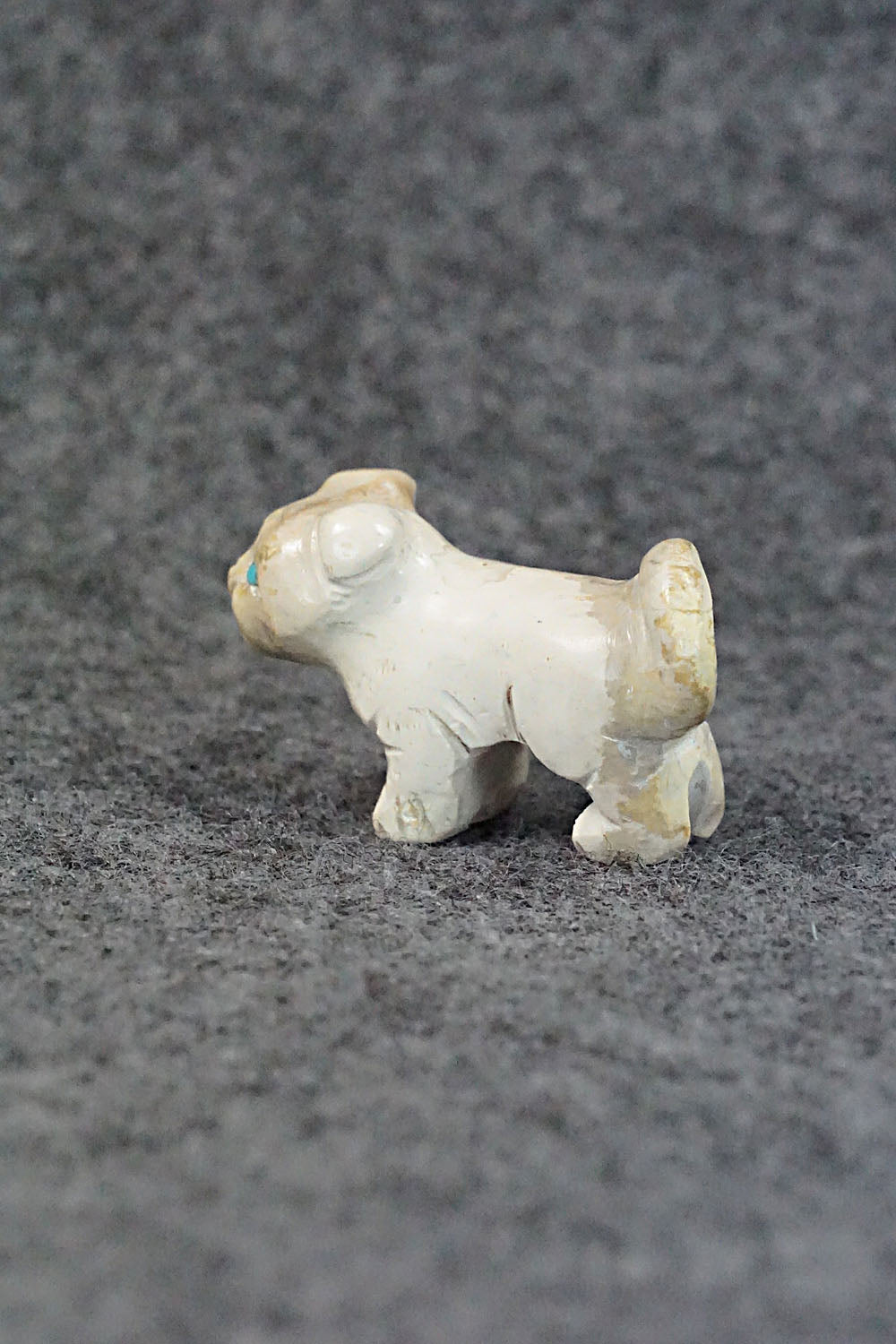 Dog Zuni Fetish Carving - Cody Nastacio