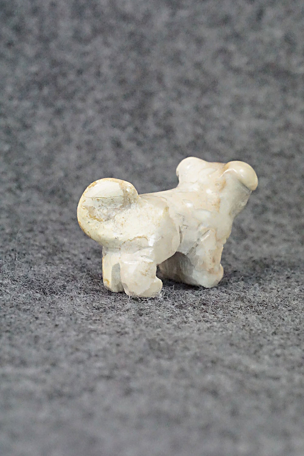 Dog Zuni Fetish Carving - Cody Nastacio
