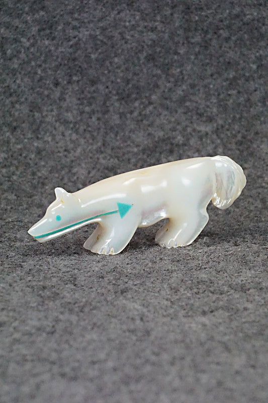 Wolf Zuni Fetish Carving - Andres Quandelacy