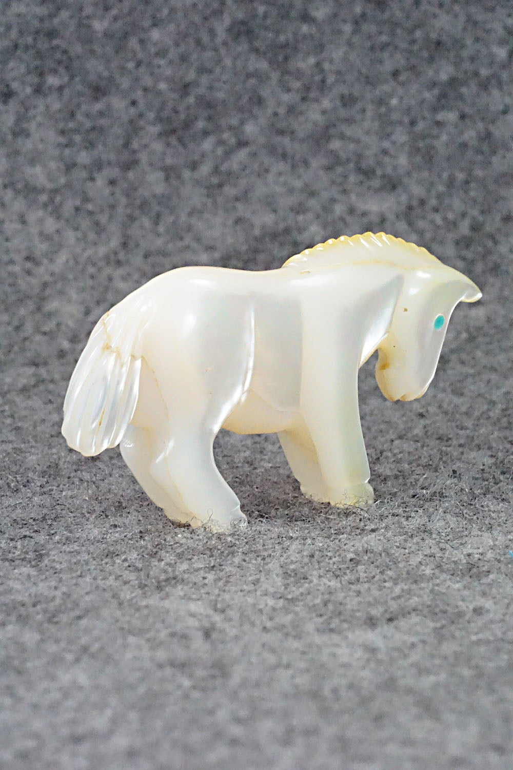 Horse Zuni Fetish Carving - Andres Quandelacy