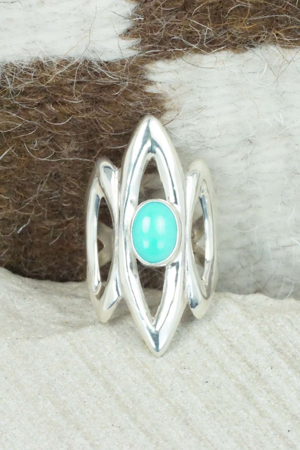 Turquoise & Sterling Silver Ring - Victor Pena - Size 4.5