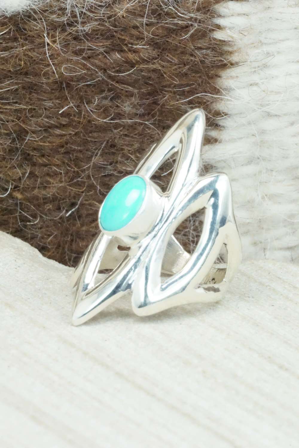 Turquoise & Sterling Silver Ring - Victor Pena - Size 4.5