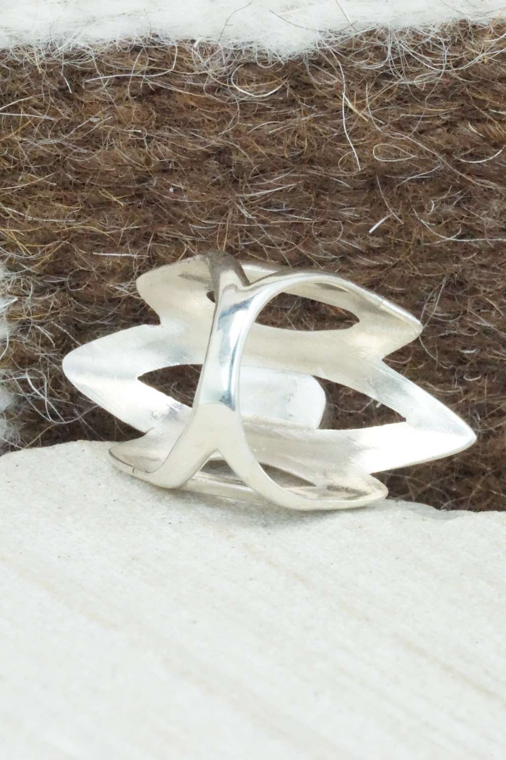 Turquoise & Sterling Silver Ring - Victor Pena - Size 4.5