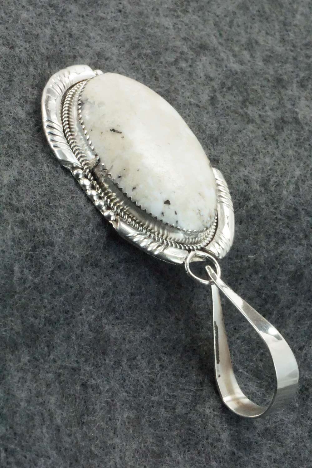 White Buffalo & Sterling Silver Pendant - Kenny Calavaza