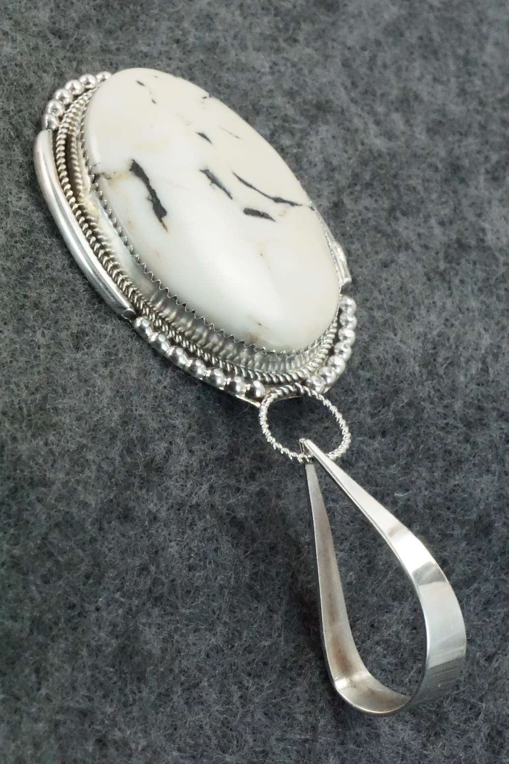 White Buffalo & Sterling Silver Pendant - Kenny Calavaza
