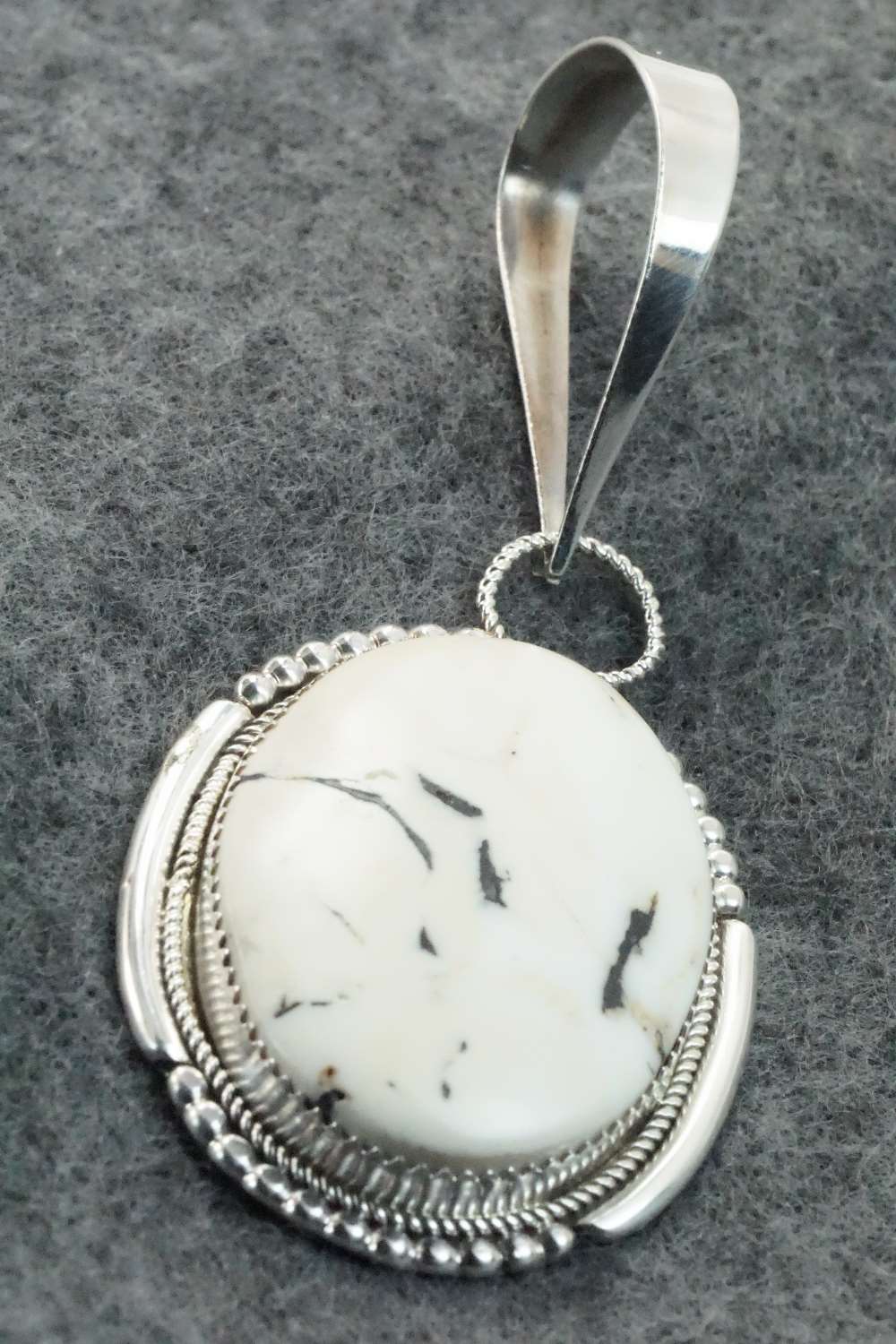 White Buffalo & Sterling Silver Pendant - Kenny Calavaza