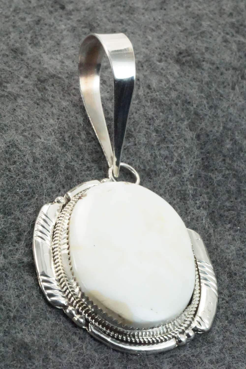 White Buffalo & Sterling Silver Pendant - Kenny Calavaza