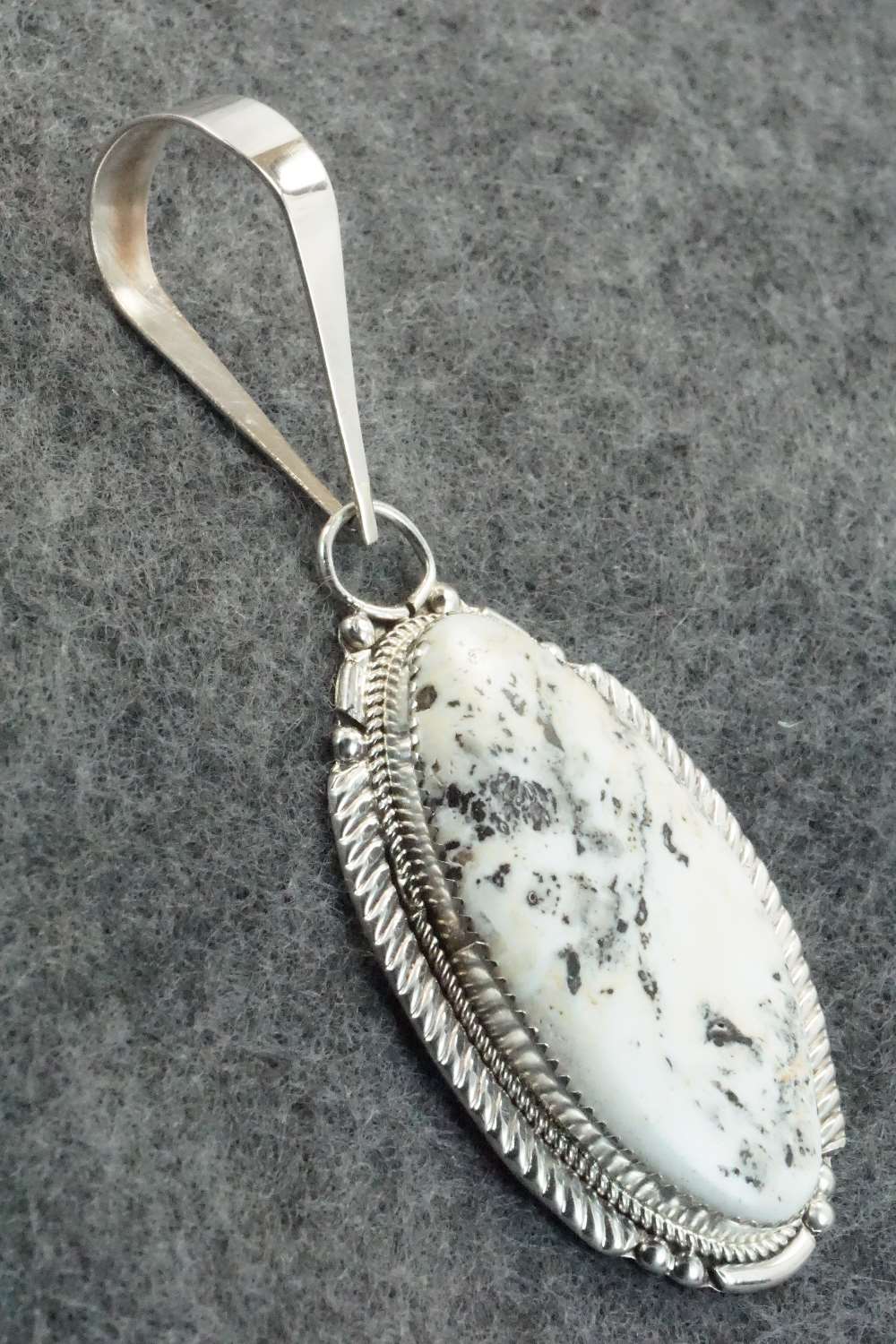 White Buffalo & Sterling Silver Pendant - Kenny Calavaza