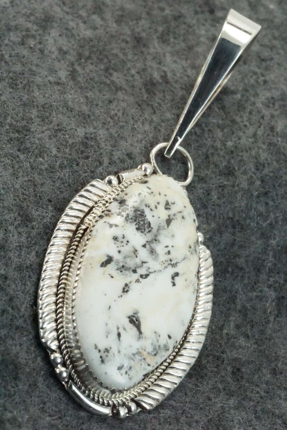 White Buffalo & Sterling Silver Pendant - Kenny Calavaza