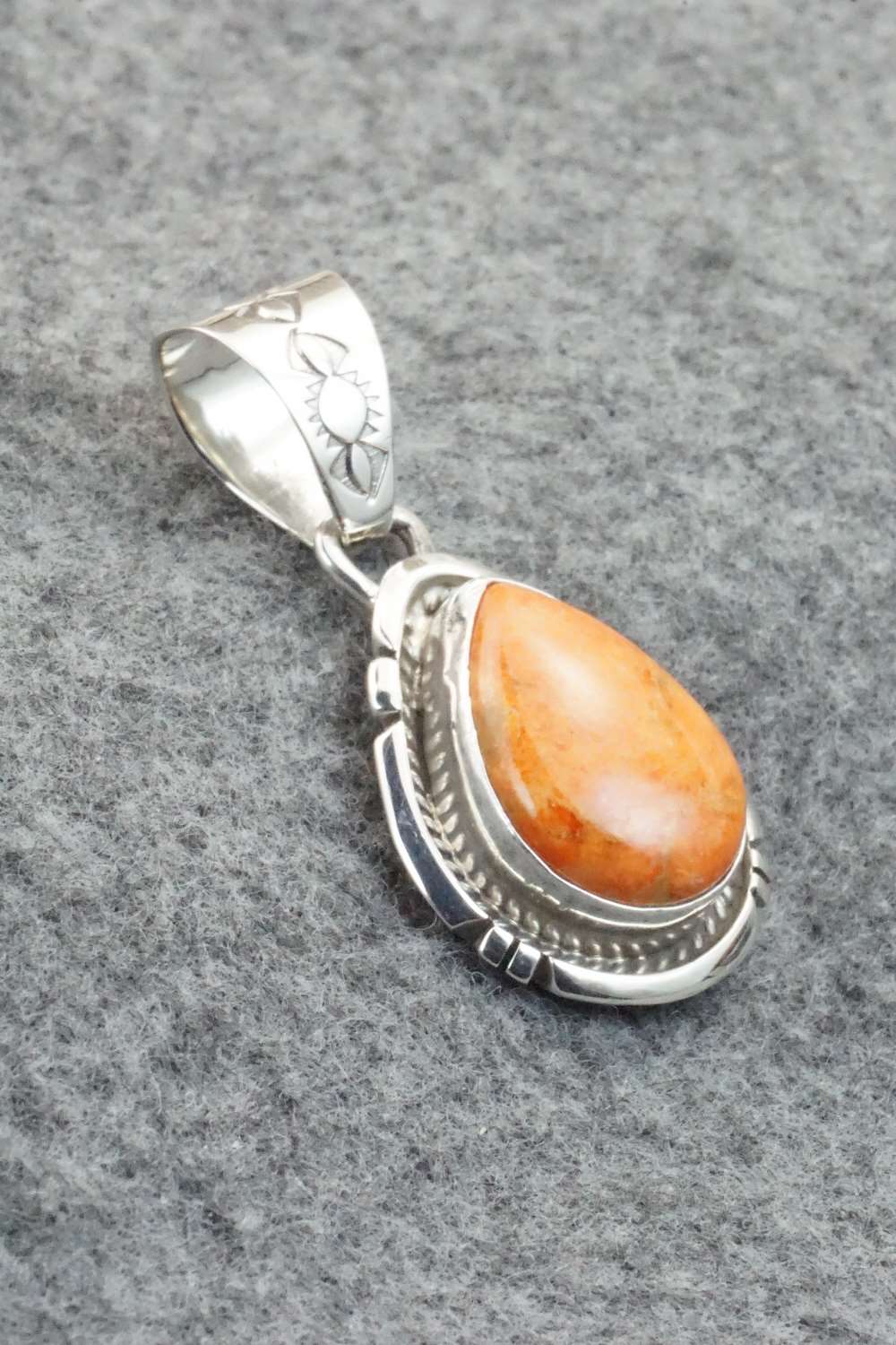 Spiny Oyster & Sterling Silver Pendant - Samuel Yellowhair