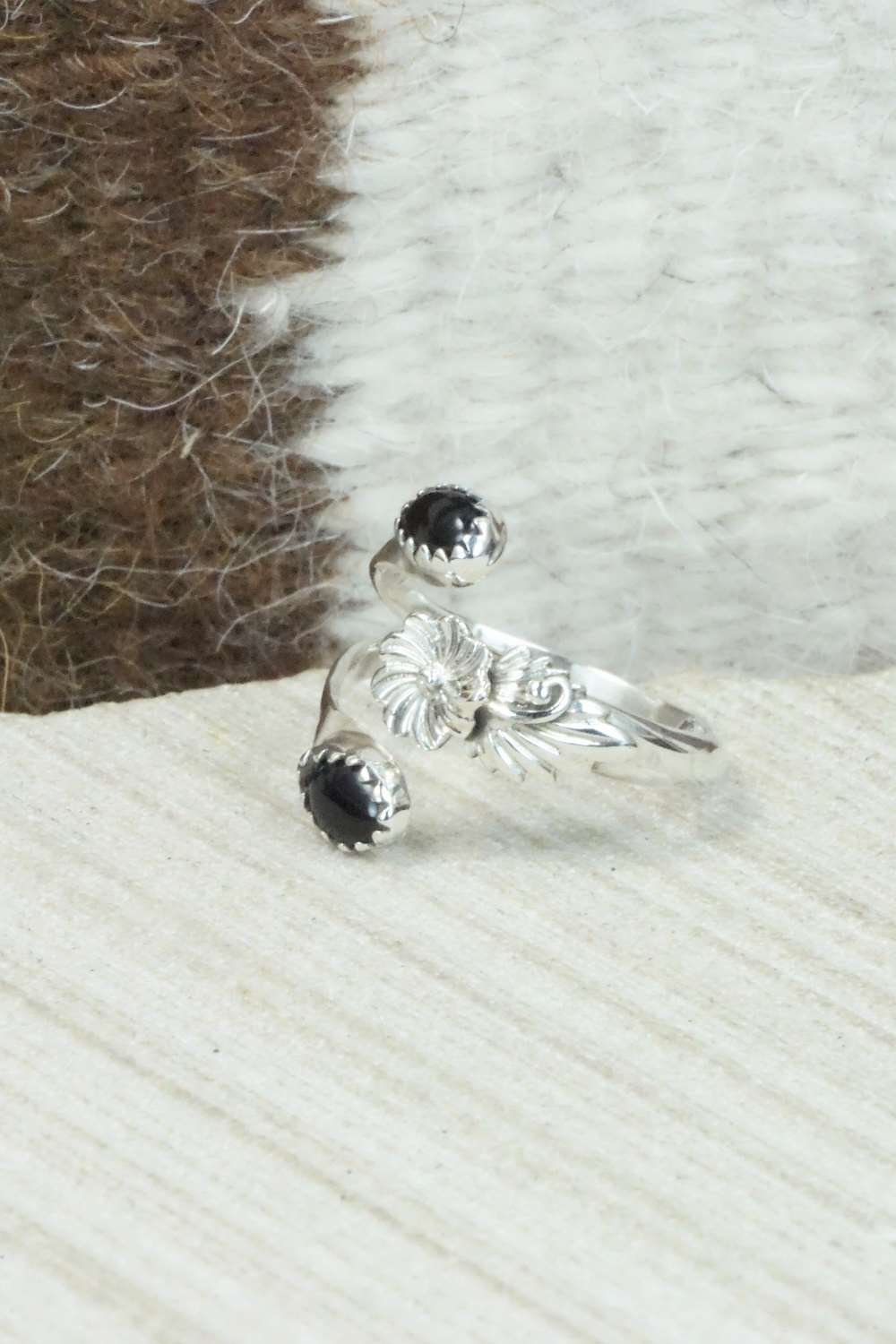 Onyx and Sterling Silver Ring - Roger Pino - Size 7