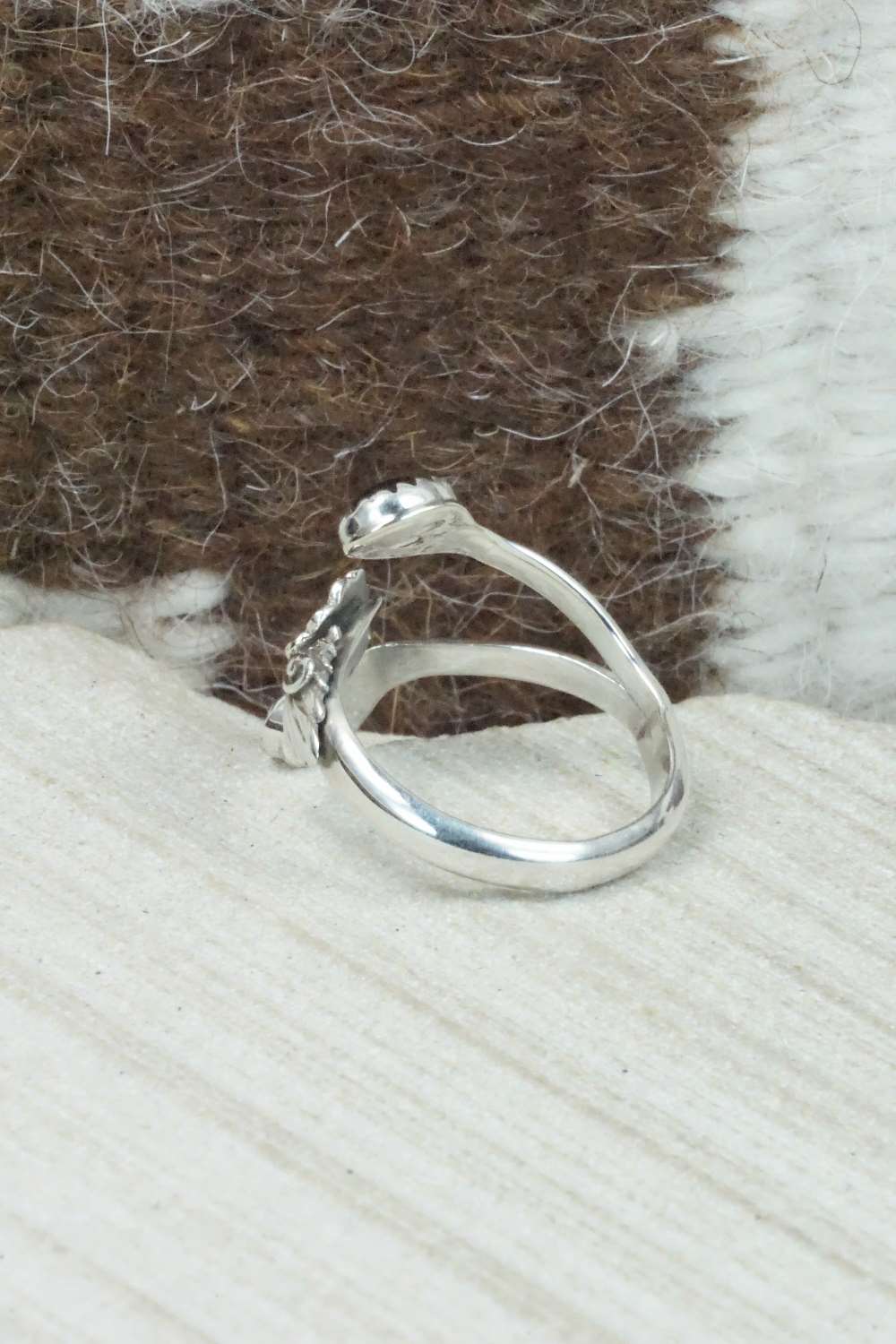Onyx and Sterling Silver Ring - Roger Pino - Size 7