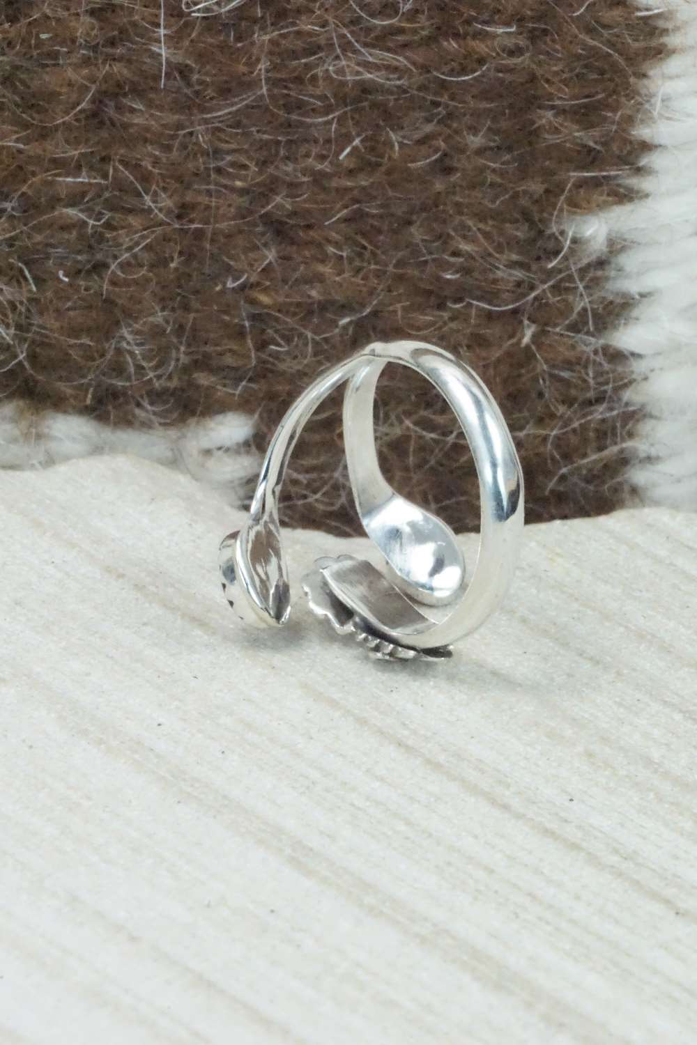 Onyx and Sterling Silver Ring - Roger Pino - Size 7