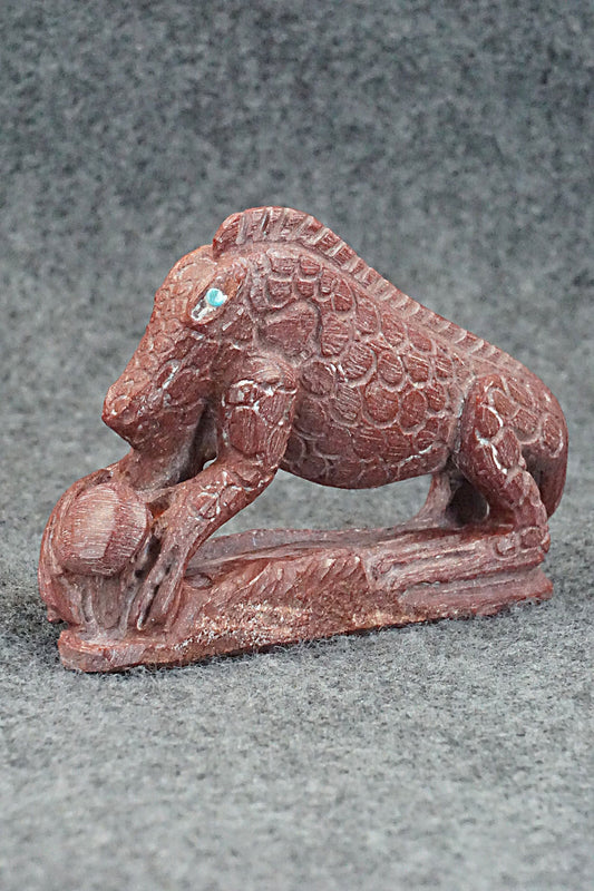 Chameleon Zuni Fetish Carving - Carlton Kaamasee