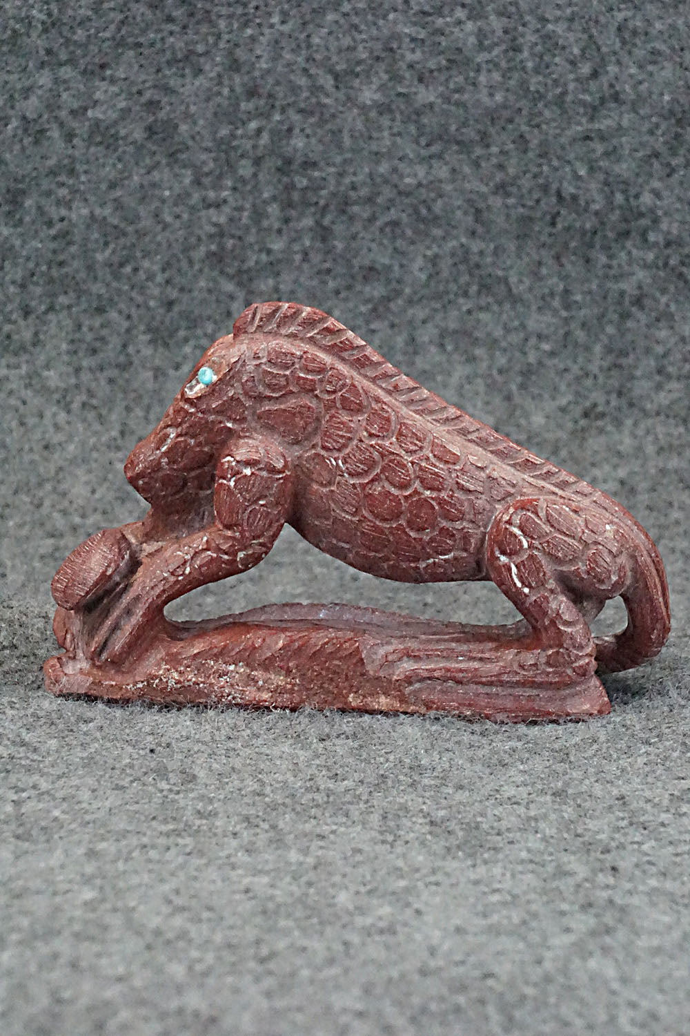 Chameleon Zuni Fetish Carving - Carlton Kaamasee