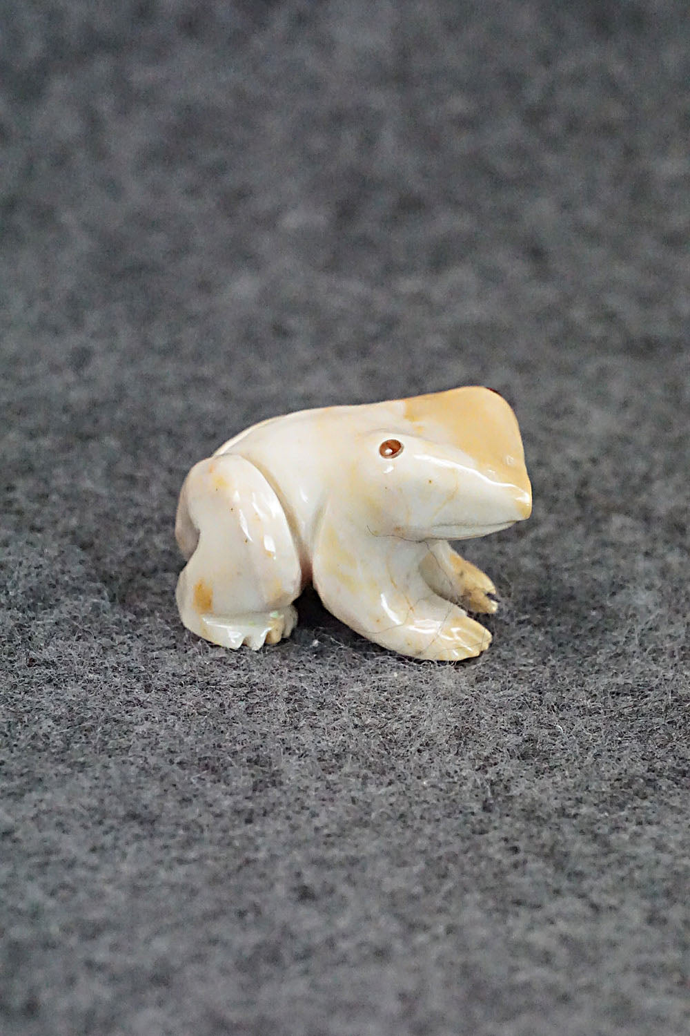 Frog Zuni Fetish Carving - Jonas Hustito