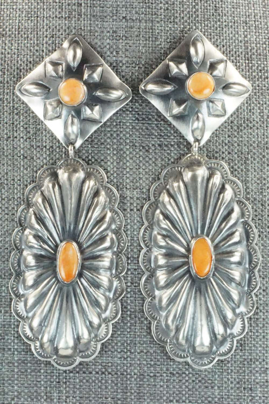Spiny Oyster and Sterling Silver Earrings - Rita Lee