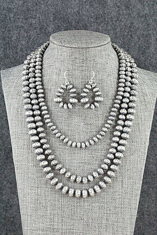 Sterling Silver Navajo Pearl Necklace & Earrings - Tonisha Haley
