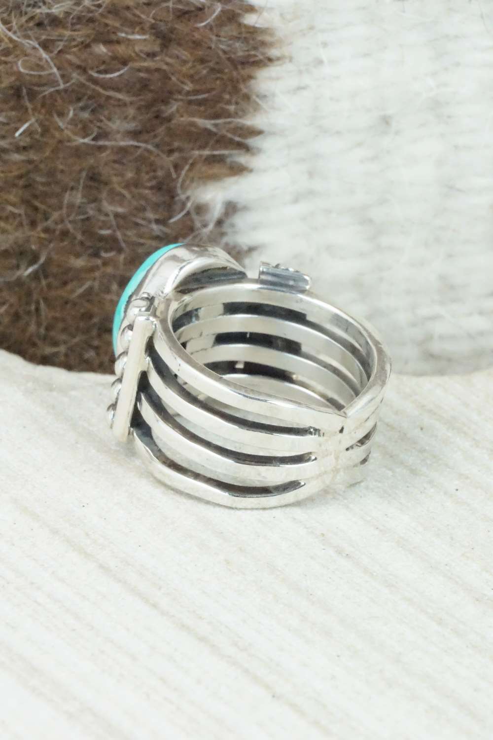 Turquoise & Sterling Silver Ring - Size 6.75