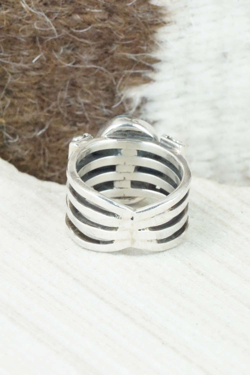 Turquoise & Sterling Silver Ring - Size 6.75