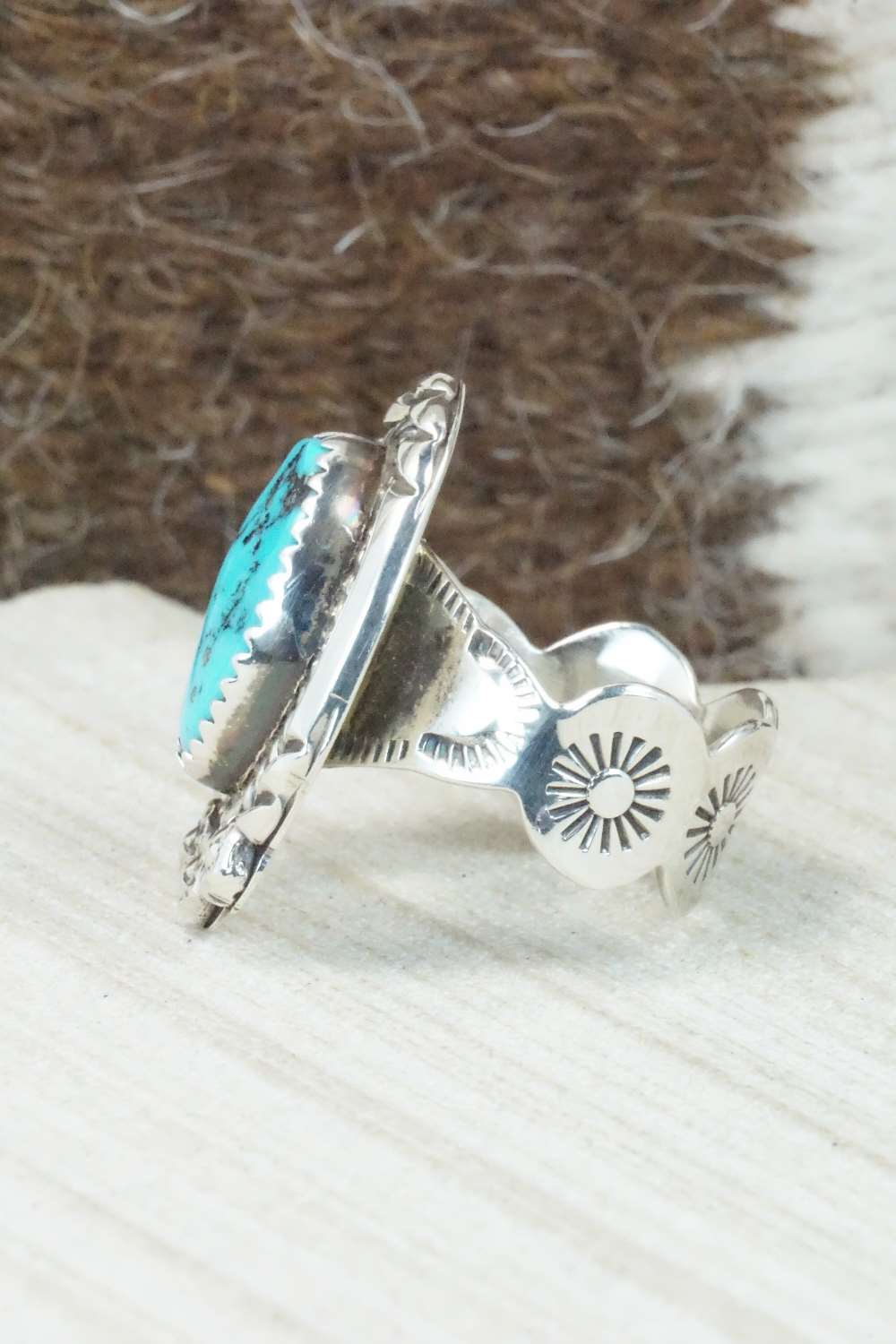 Turquoise & Sterling Silver Ring - Size 6