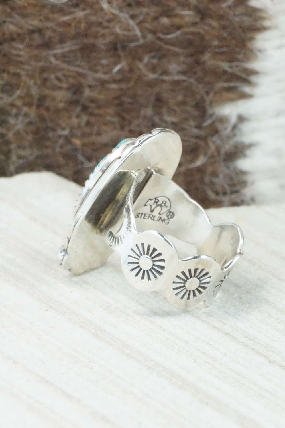 Turquoise & Sterling Silver Ring - Size 6