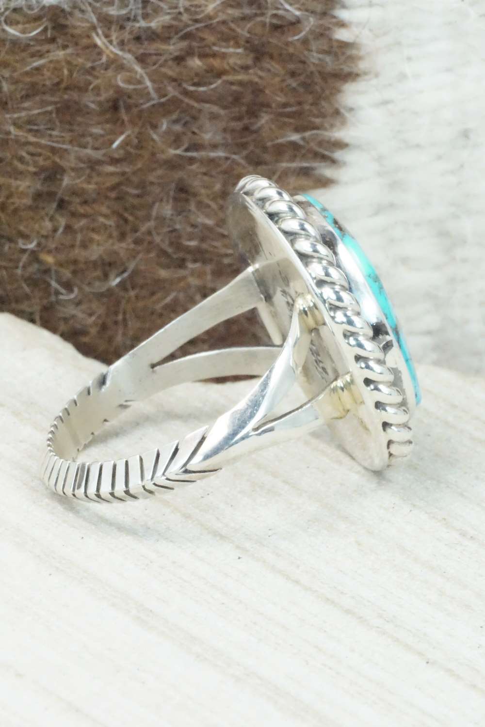 Turquoise & Sterling Silver Ring - Tom Lewis - Size 15