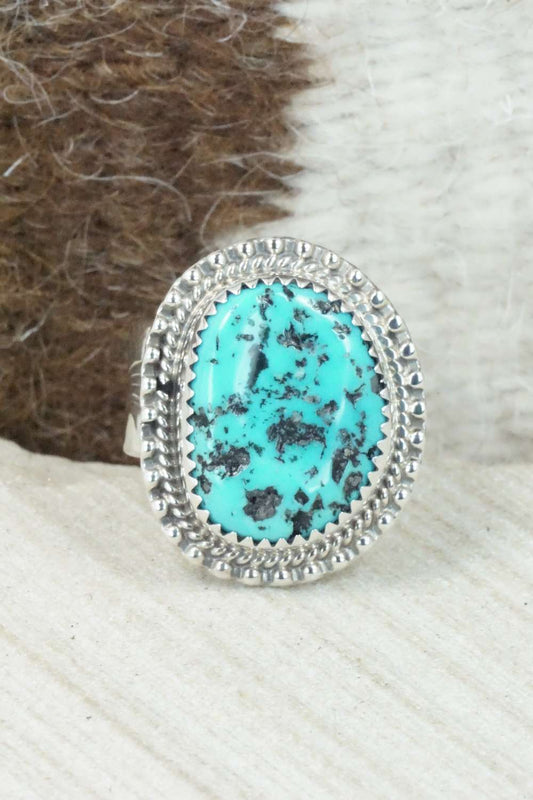 Turquoise & Sterling Silver Ring - Size 7.25