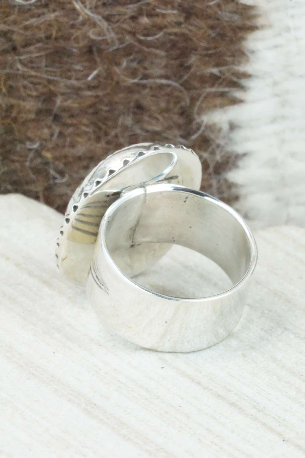 Turquoise & Sterling Silver Ring - Size 7.25