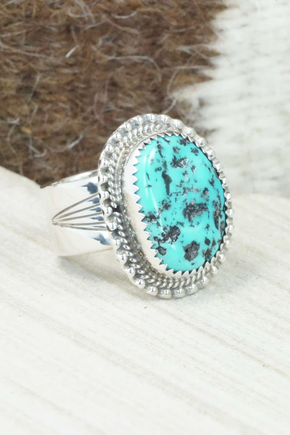 Turquoise & Sterling Silver Ring - Size 7.25