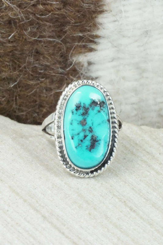 Turquoise & Sterling Silver Ring - Size 6