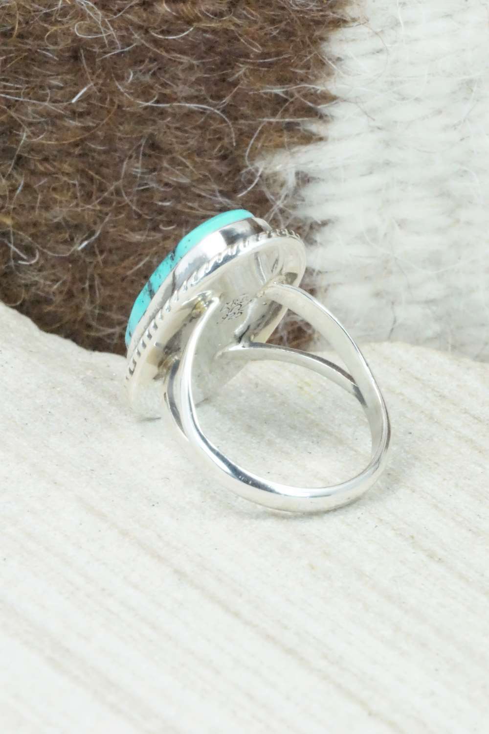 Turquoise & Sterling Silver Ring - Size 6