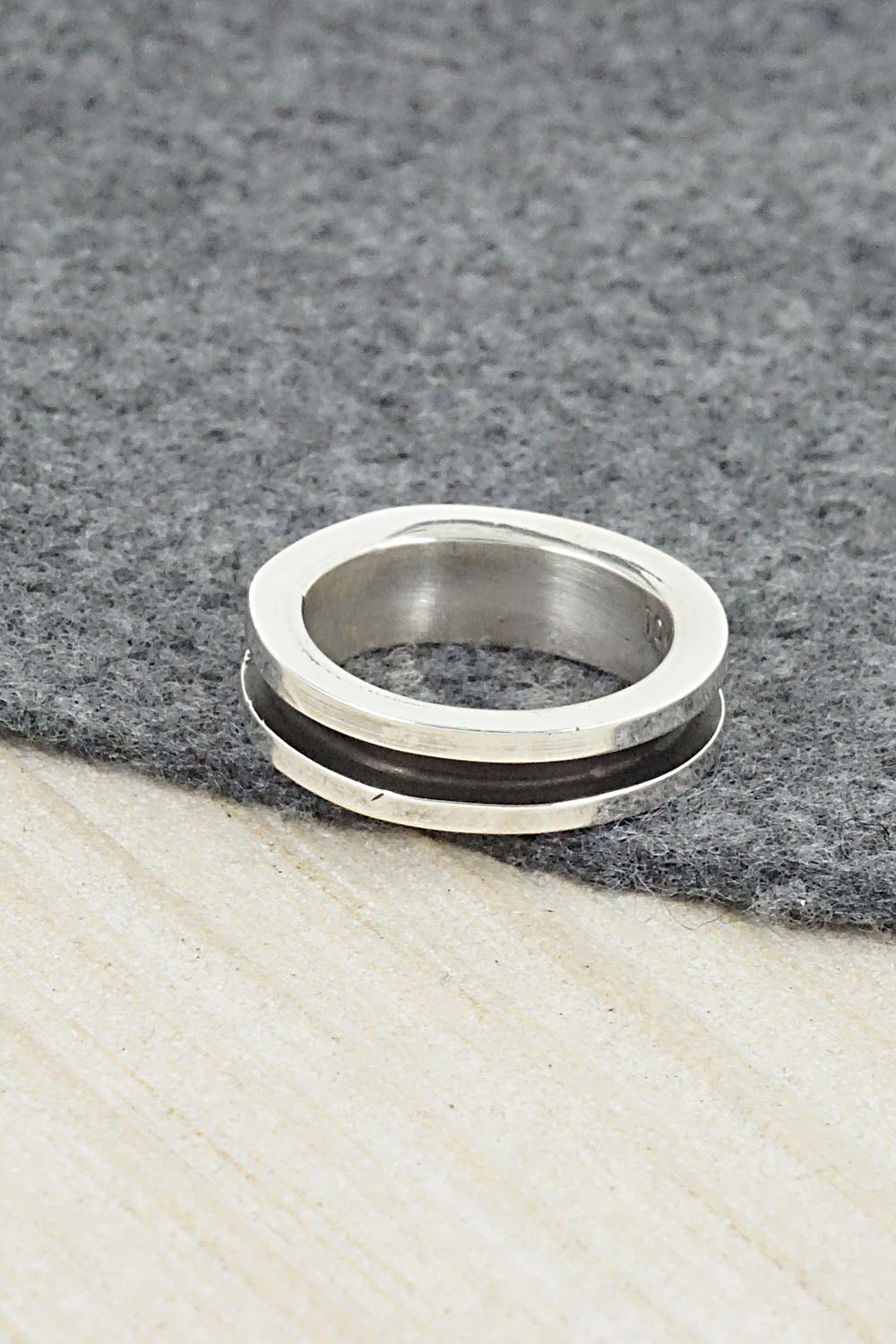 Sterling Silver Ring - Tom Hawk - Size 8.5