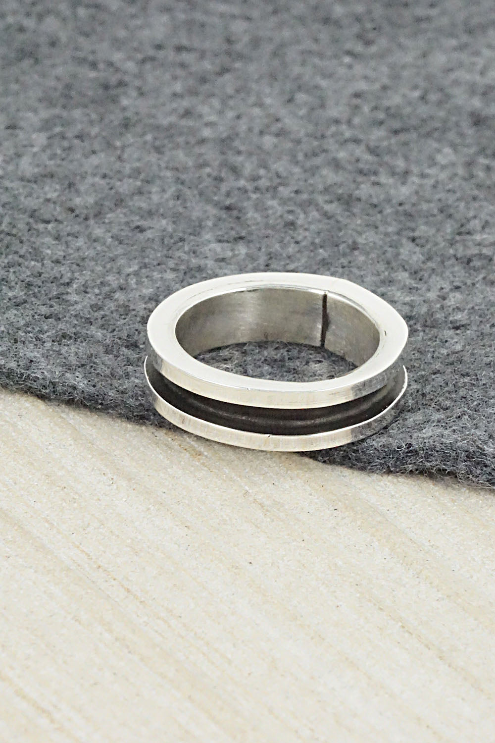 Sterling Silver Ring - Tom Hawk - Size 8.5