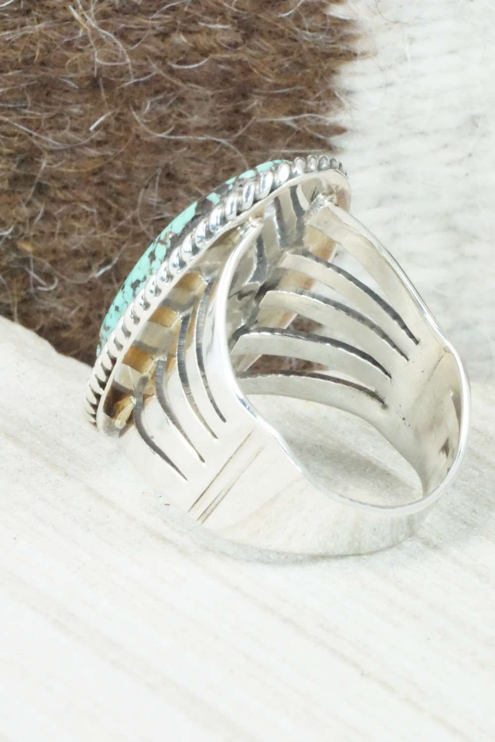 Turquoise & Sterling Silver Ring - Size 13.5