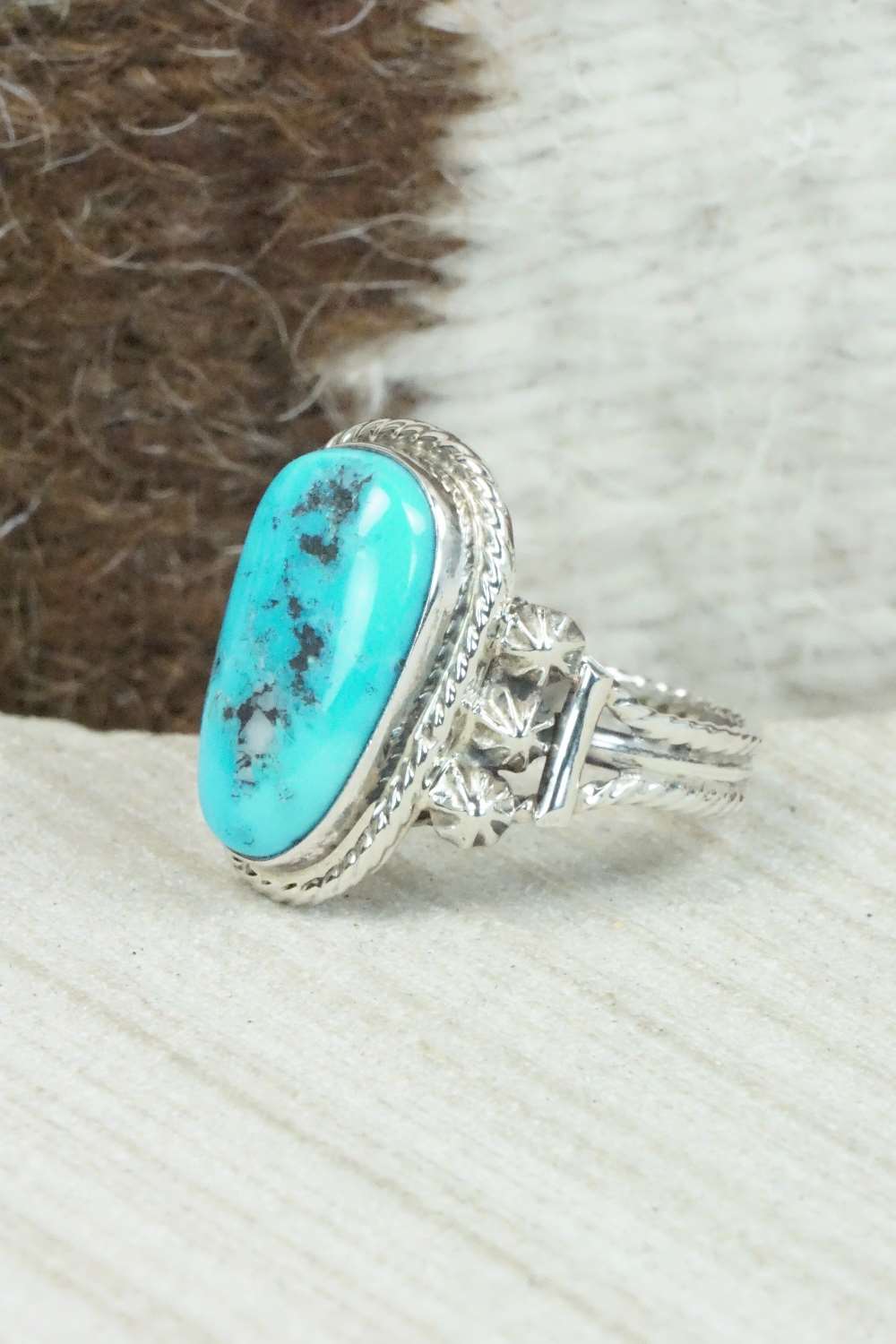 Turquoise & Sterling Silver Ring - Size 8.75