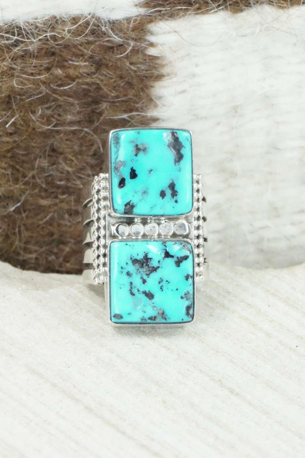 Turquoise and Sterling Silver Ring - Size 4.5