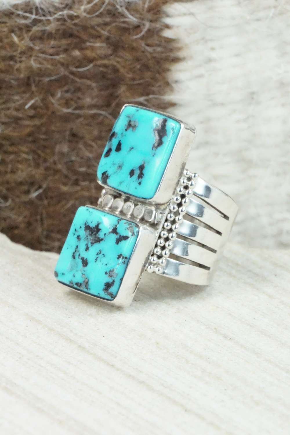 Turquoise and Sterling Silver Ring - Size 4.5