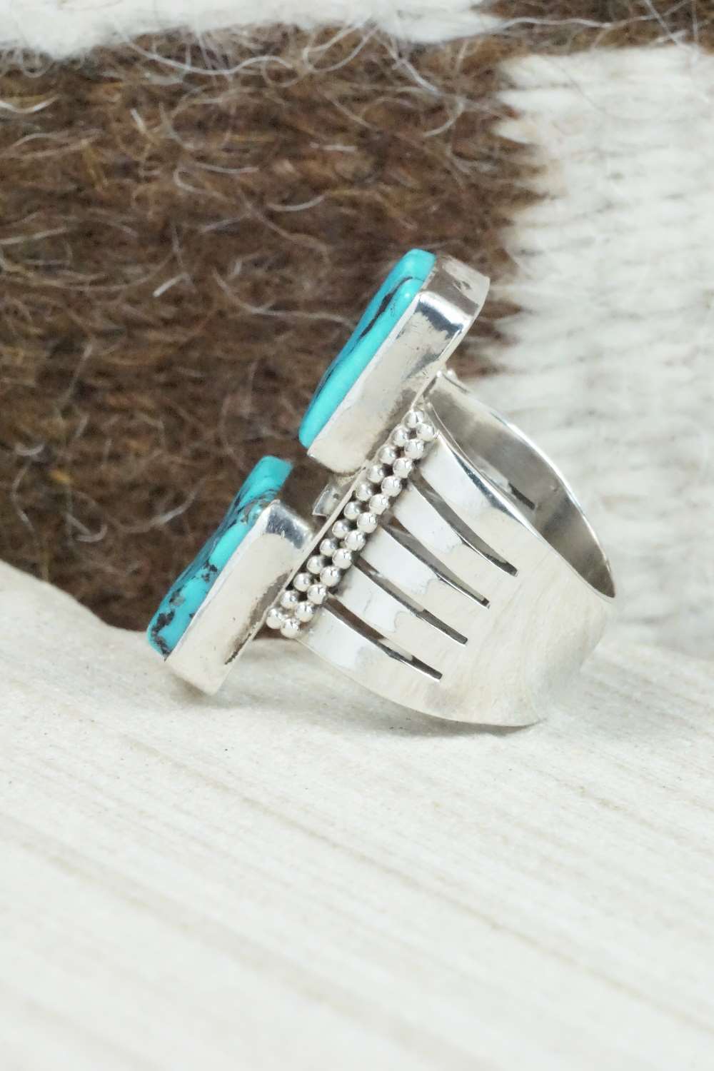 Turquoise and Sterling Silver Ring - Size 4.5