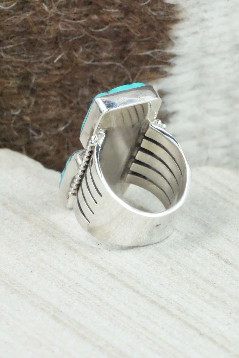 Turquoise and Sterling Silver Ring - Size 4.5