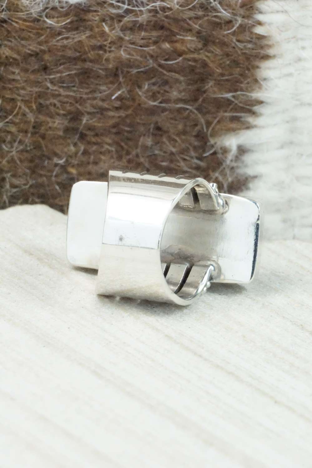 Turquoise and Sterling Silver Ring - Size 4.5