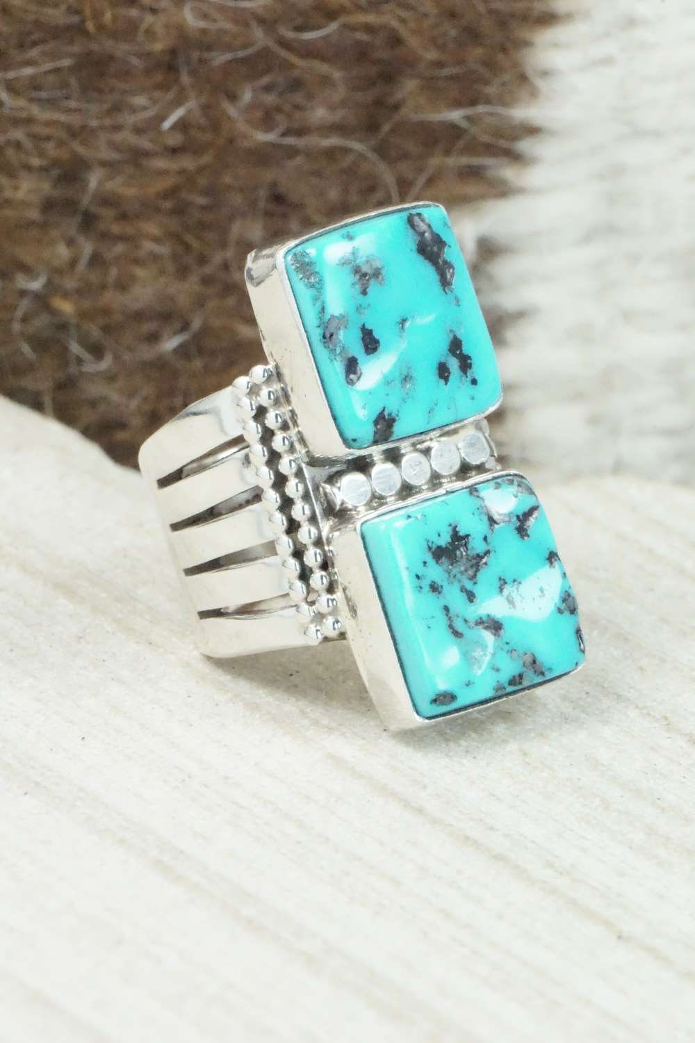 Turquoise and Sterling Silver Ring - Size 4.5