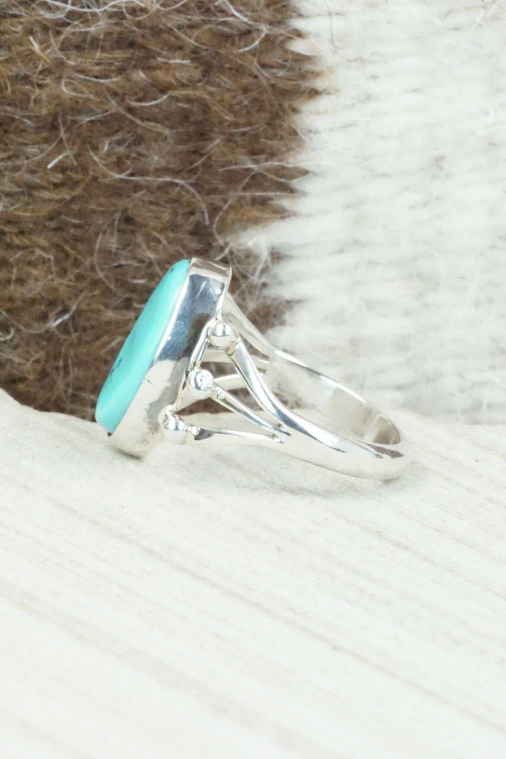 Turquoise & Sterling Silver Ring - Size 7.75